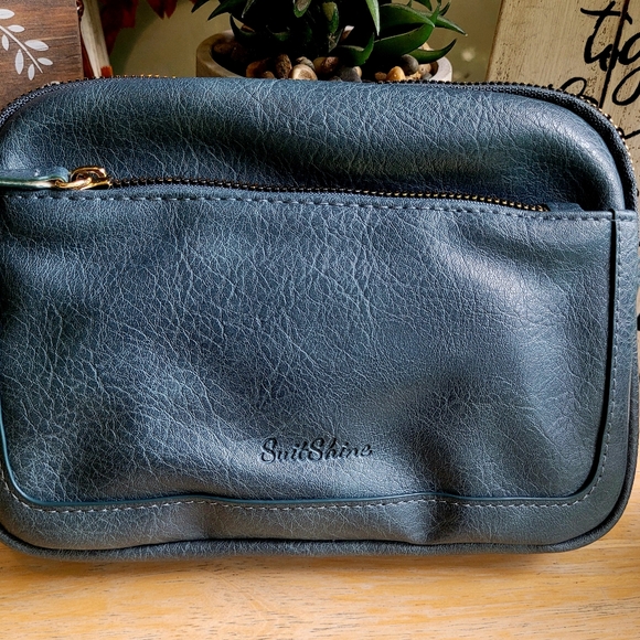 Unisex Crossbody Fanny Packs - Picture 15 of 16